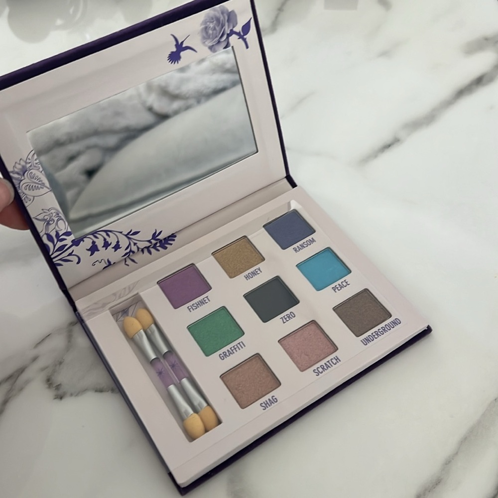 RARE PRISTINE 2014 Urban Decay Deluxe Eyeshadow Palette